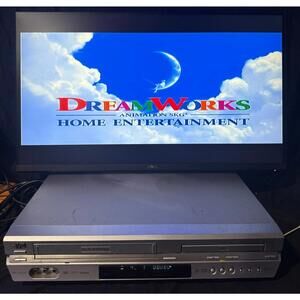 JVC Silver HR-XVC33U DVD/VCR Combo VHS Recorder Player For Parts Or Repair READ